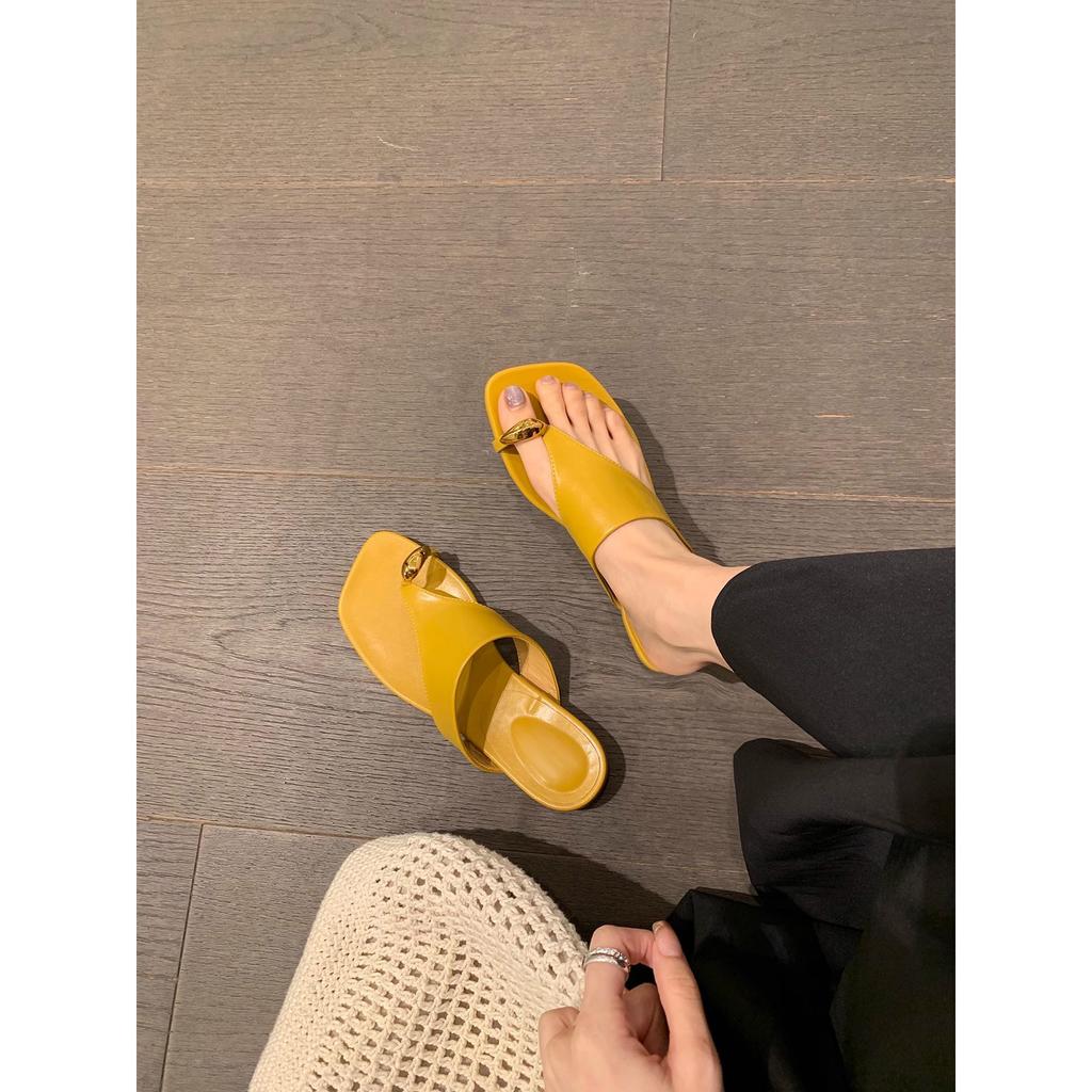 Fairy Wind Beach Cover Toes Square Head Versatile Flat Bottom Outside Wearing Flip-Flops Open Toes Cool Slippers Female Summer