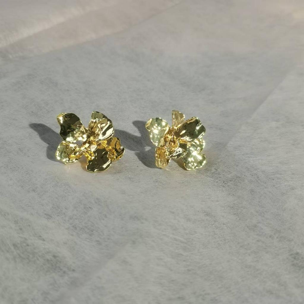 Irregularity Metal Flower Ear Stud for Women Fashion Party Jewelry Gift Accessories