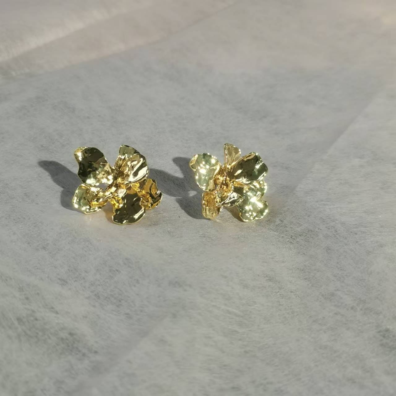 

Irregularity Metal Flower Ear Stud for Women Fashion Party Jewelry Gift Accessories золотий