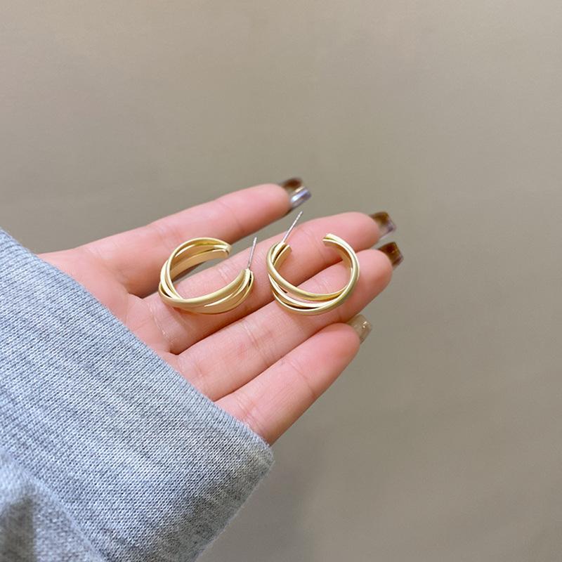 925 silver needle wound C-shaped earrings women s cold wind dumb gold earrings retro temperament earrings
