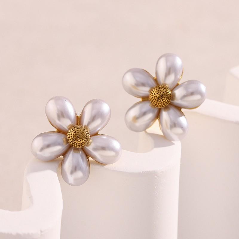 Elegant Stainless Steel 18K Gold Plated French-Style Faux Pearl Flower Stud Earrings Women