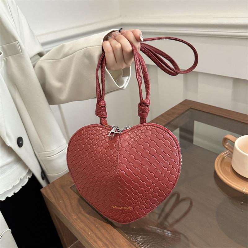 Niche High-value 2025 Spring and Summer Niche Design Versatile Ins Shoulder Messenger Bag Popular Love Bag This Year