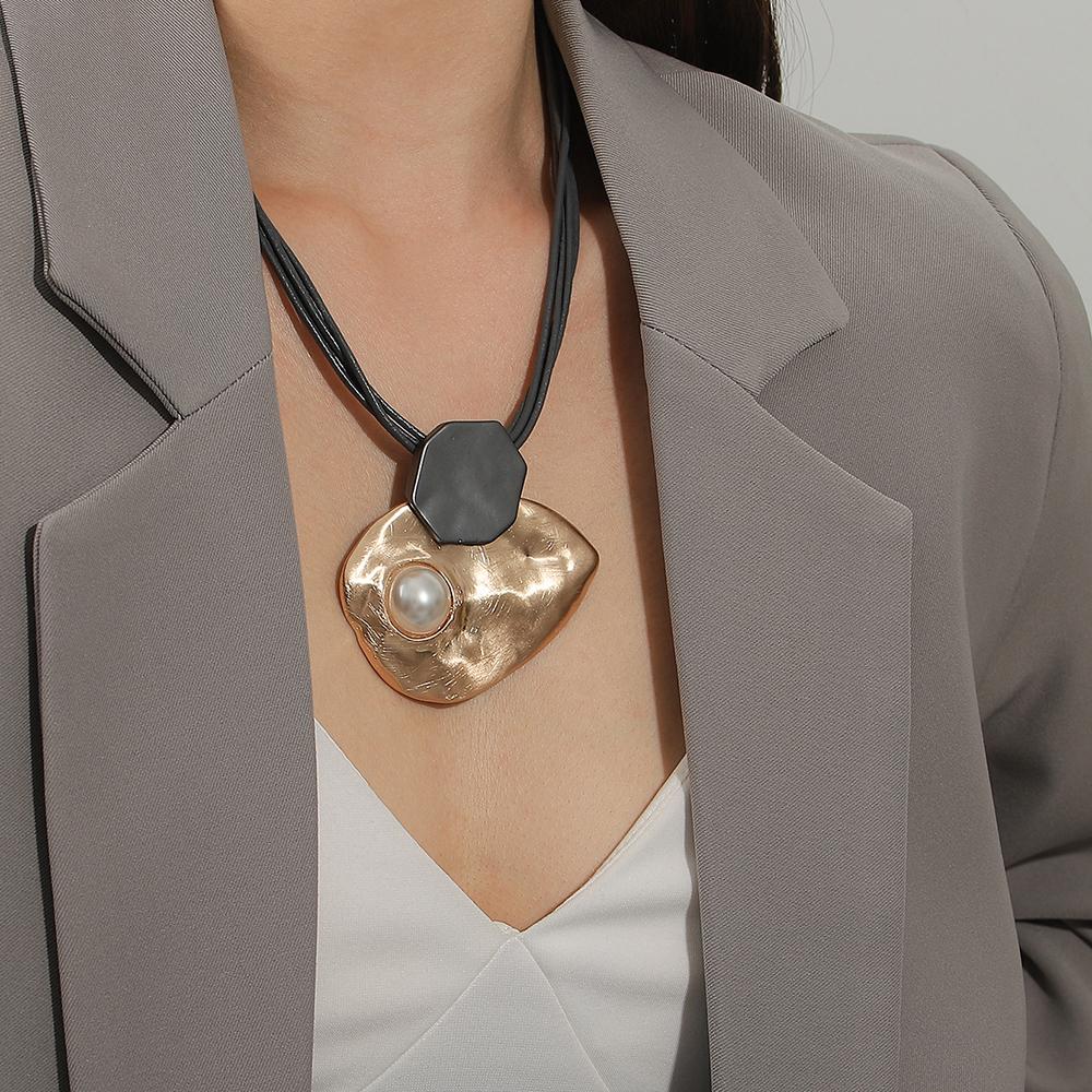 ALLYES Irregular Inlaid Pearl Choker Necklace for Women Vintage Geometric Metal Multilayer Leather Necklaces Clavicle Jewelry
