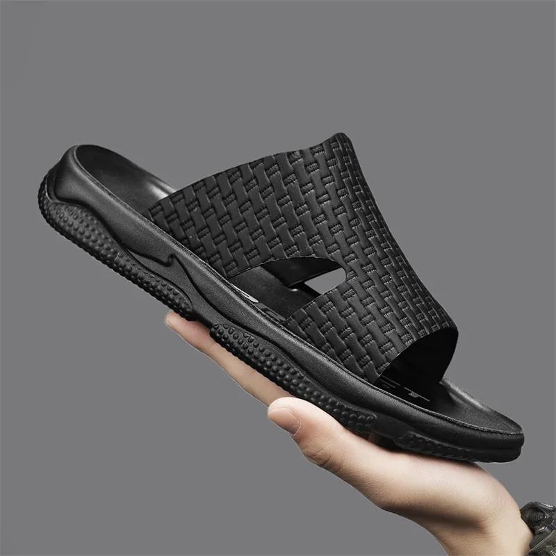 Fashion White Summer New Shoes for Men Slippers Fashion Casual Slides Comfortable Street Cool Beach Shoes Black Sandals