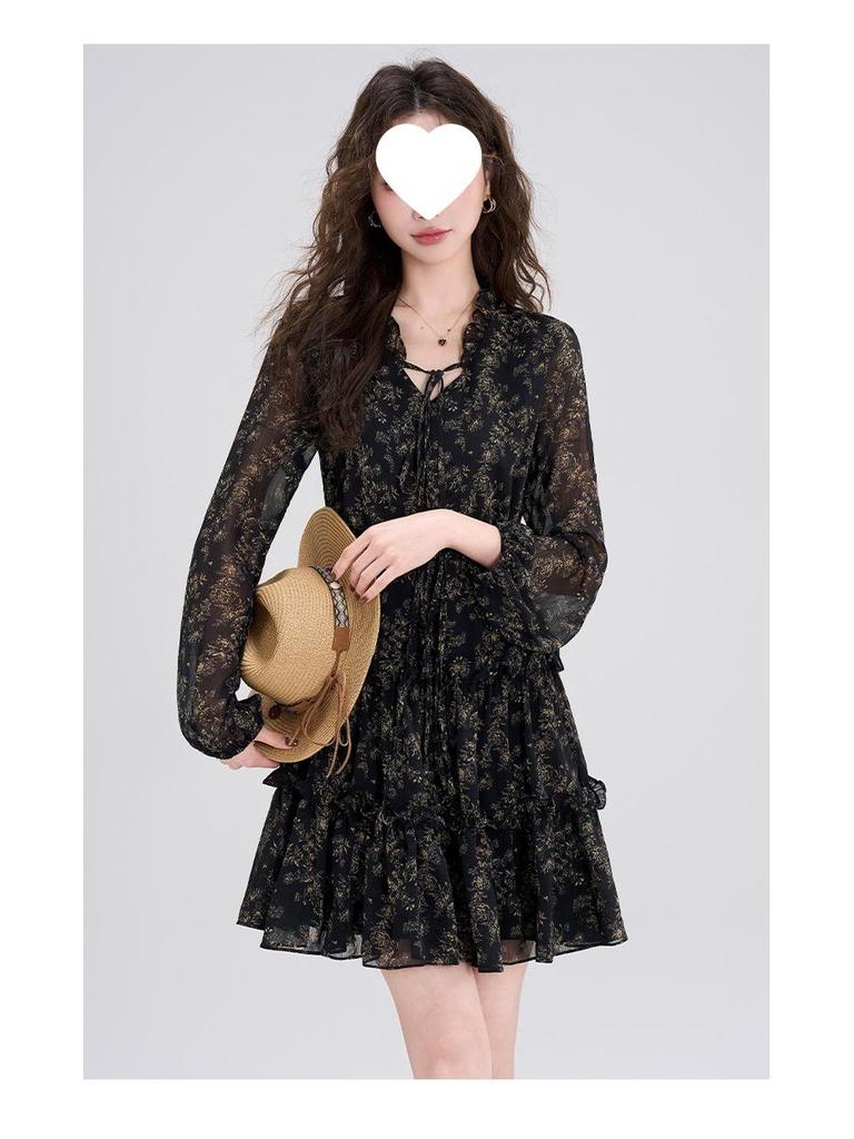 Chic Retro Floral Chiffon Dress: Petite Waist-Cinched Slim Black Style for Autumn & Winter