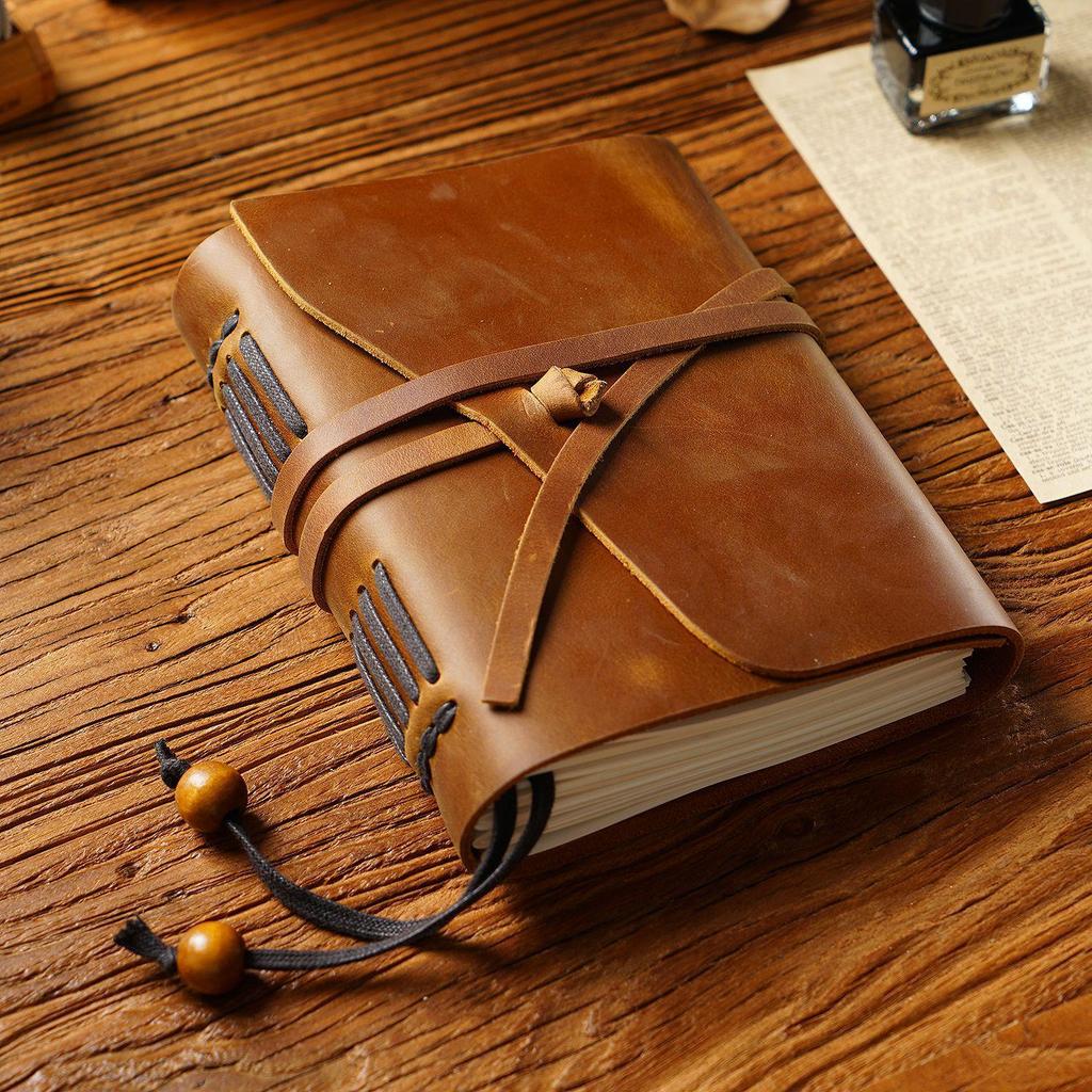 Genuine Leather Retro Traveler's Notebook: Handmade Loose-Leaf Diary with Cowhide in Vintage Style.