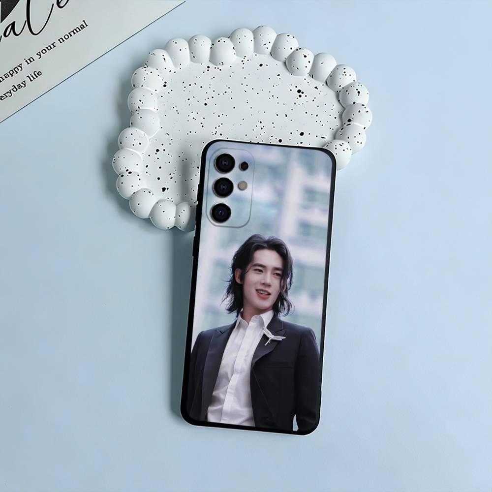 actor-Yu Shi Phone Case For Samsung S25,S24,S21,S22,S23,S30,Ultra,S20,Plus,Fe,Lite,Black Soft Silicone