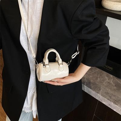 Niche Design Bag Women's 2025 New Fashion Versatile Portable Cylinder Bag High-end Shoulder Messenger Bag