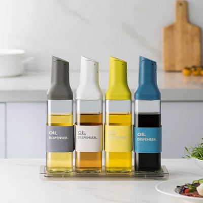 Grande bottiglia erogatrice di olio d'oliva Contenitore per condimenti con ribaltamento automatico Tappo automatico Condimento liquido Bottiglia di grande capacità Cucina