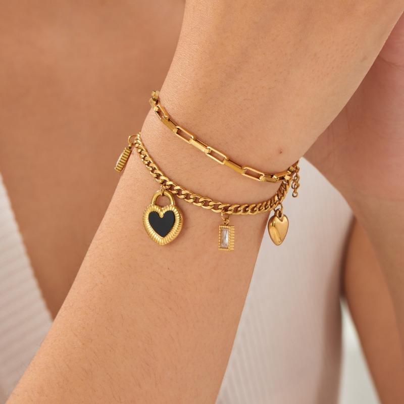 

18K Gold Plated Layered Charm Bracelet Set, Cuban Link Paperclip Chain Bracelet with Heart Lock Pendant for Women золотий