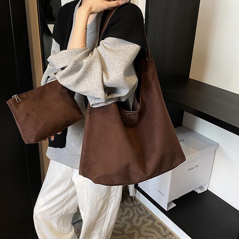 

Ретро Повседневная Сумка-Тоут Большой Вместимости Женская Матовая Сумка-Тоут Сумка через Плечо темно-коричневого