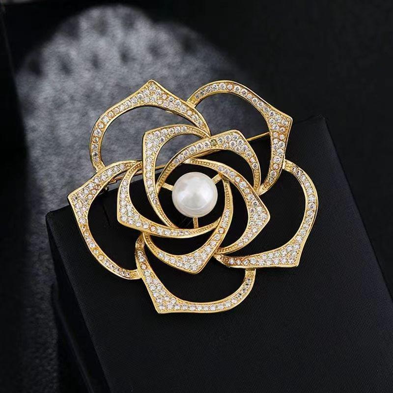 Elegant Luxury Brooch: Versatile and Exquisite Pin for Suit Jackets - Japanese and Korean Inspired Design