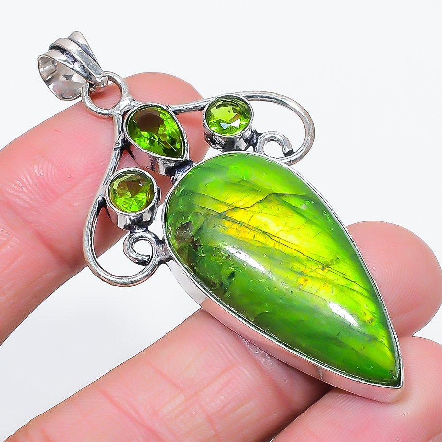 

Natural Green Labradorite, Peridot 925 Sterling Silver Pendant 2.60 G7n93