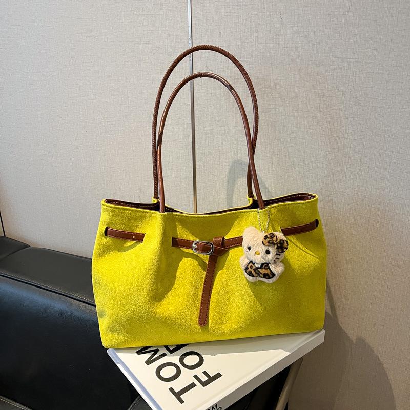 

Retro matte tote bag women s 2025 new fashion niche commuter underarm bag versatile large-capacity shoulder bag women No pendant зелёный