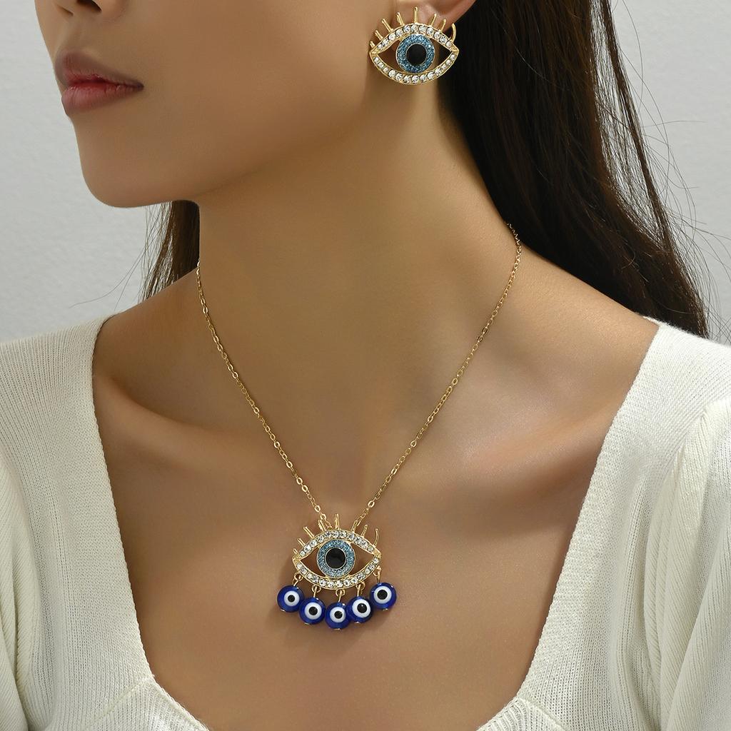 Versatile Hip Hop Women's Earrings Necklace Set Personality Devil's Eye Diamond Design Stud Earrings Clavicle Chain