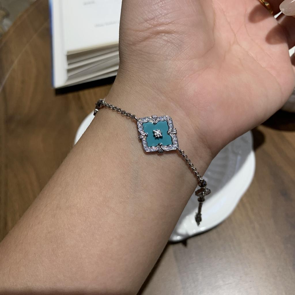 Buqi Latti Gebürstetes Kleeblatt Natürliche Weiße Fritillary Einzelblüte Armband Damen Tigerauge Armband Vintage Hof