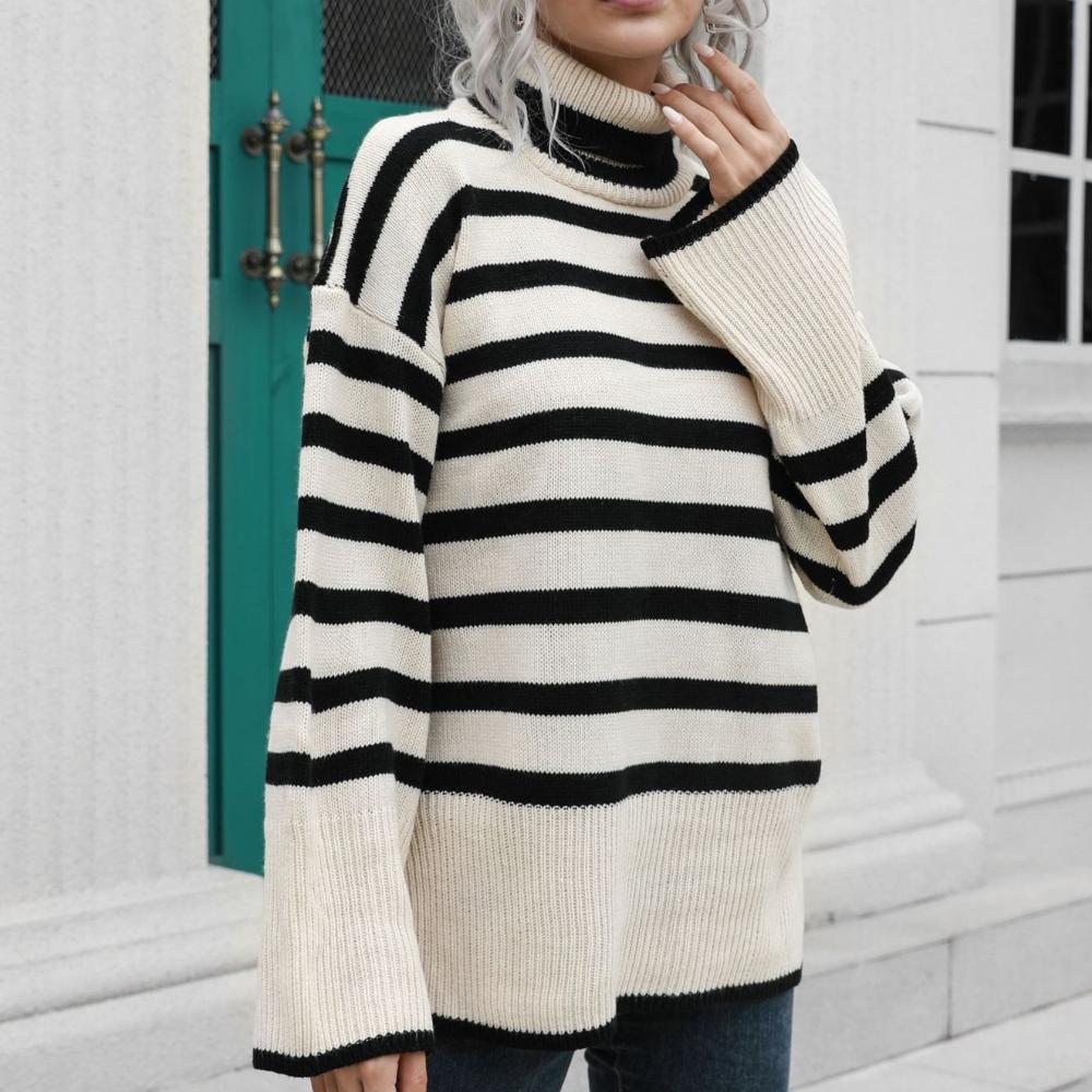 IHUASU Женский полосатый свитер средней длины с разрезом по бокам и высоким воротом — фото 9