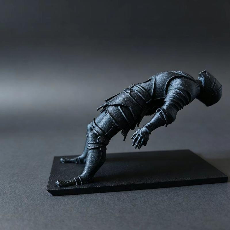 Medieval Undead Knight Pen Holder Warrior Pencil Organizer Rack Base Resin Figure Stationery Stand Desk Office Decoration