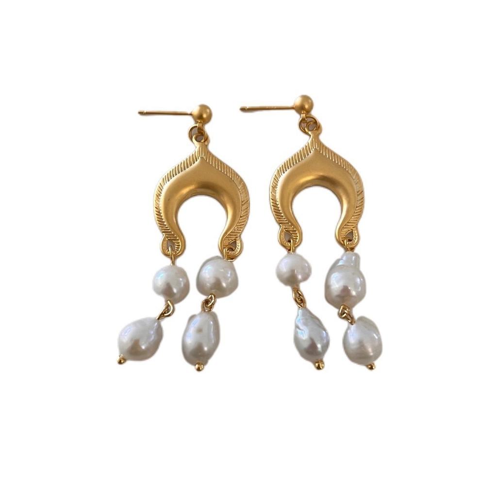 Französische Retro-Modedesign-Elemente Natürliche Süßwasserperlen Fransen Lange Einzigartige Vergoldete Ohrringe