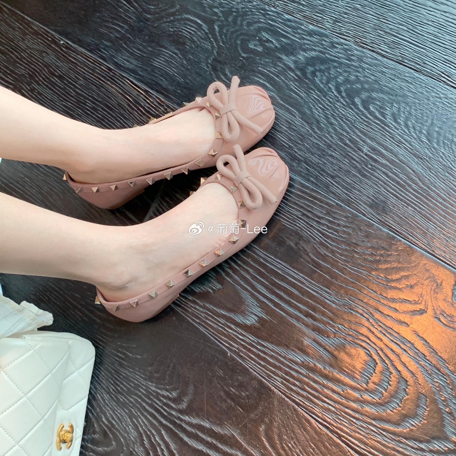 

Версия из овчины туфли-лодочки с бантом и заклепками женские туфли Мэри Джейн женские туфли-балетки на плоской подошве с круглым носком и неглубоким вырезом 34