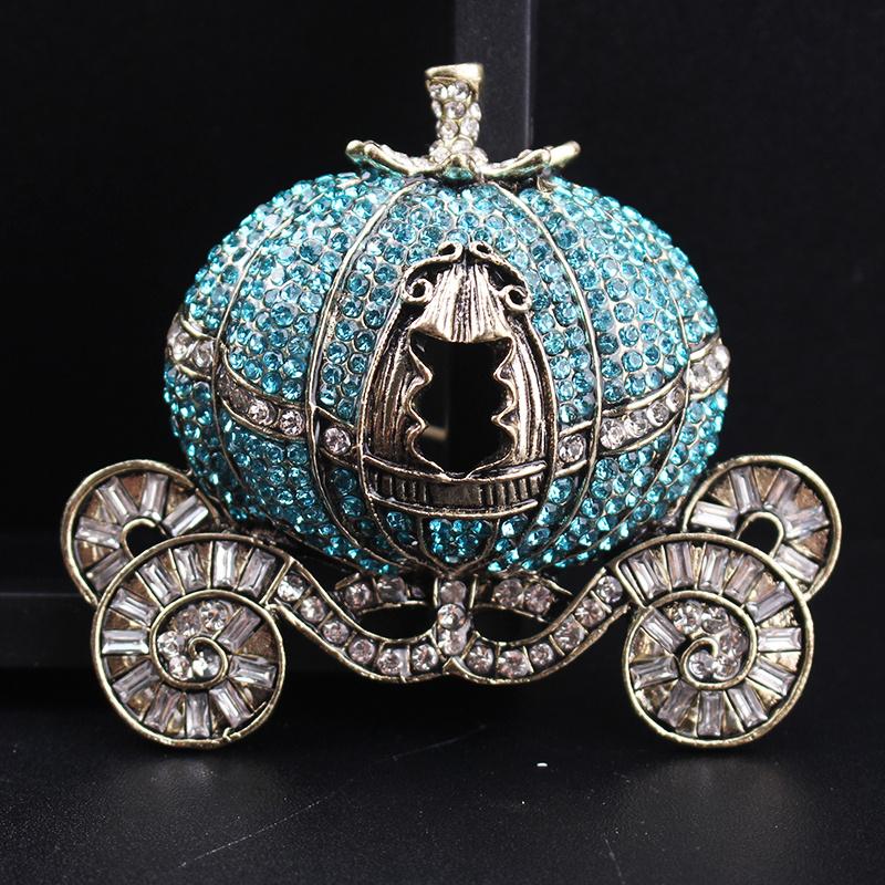 Vintage Fashion Heavy Industry Baroque Diamond-encrusted Creative Pumpkin Car Brooch