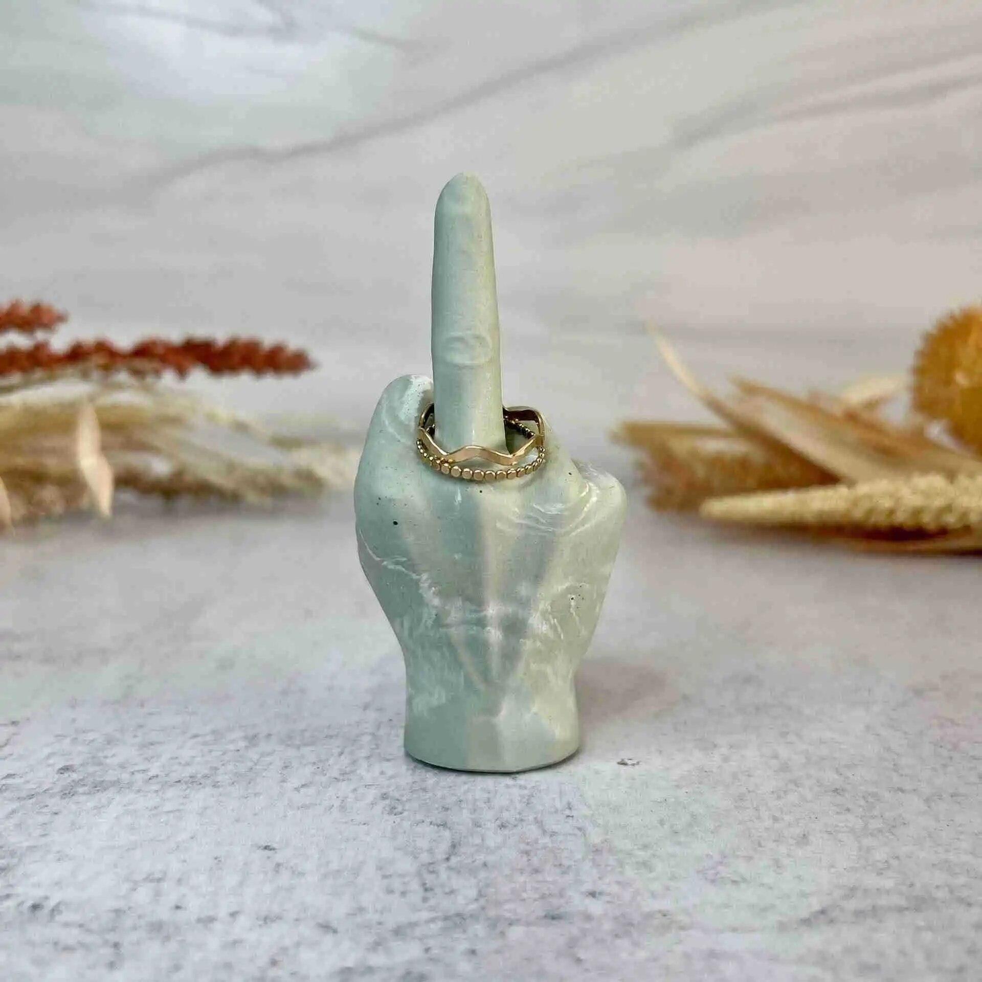 Держатель для колец из смолы — фото 4