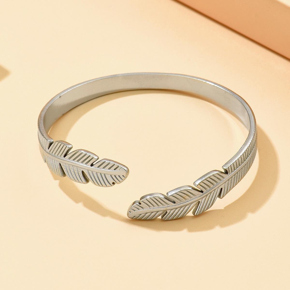 18K Gold Leaf-Style Open Bangle with Vacuum-Plated Stainless Steel