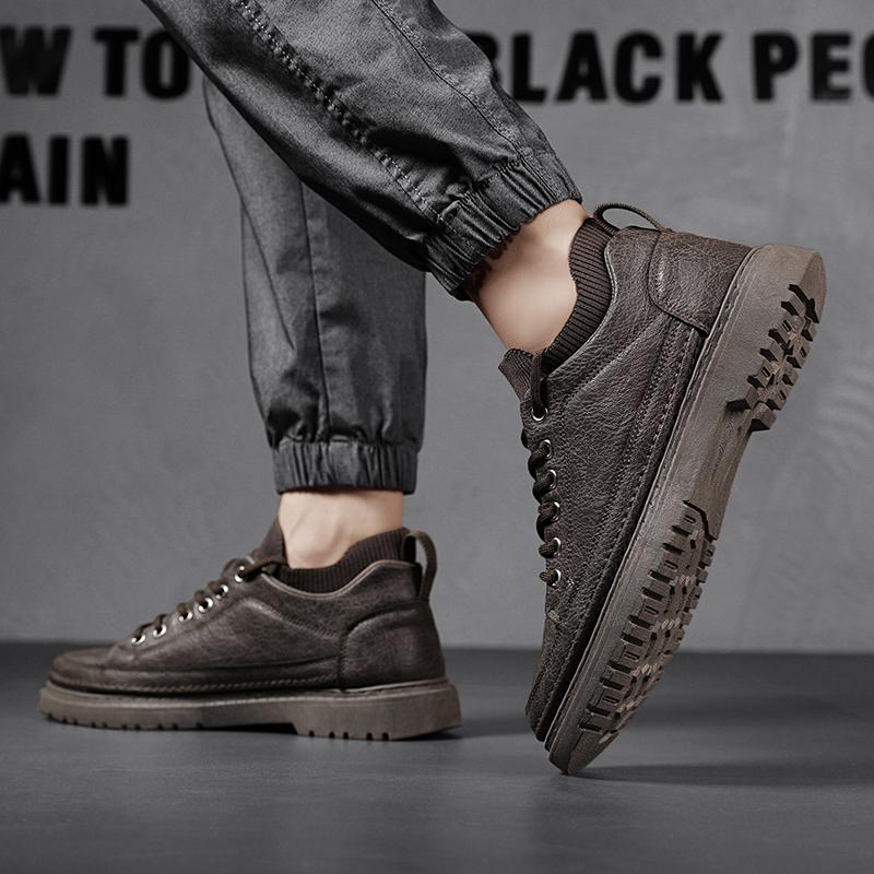 Fashion Men's Shoes 2025 New Autumn Black Leather Shoes Anti-skid Wear-resistant Light Board Shoes Breathable Booster Men Sneakers
