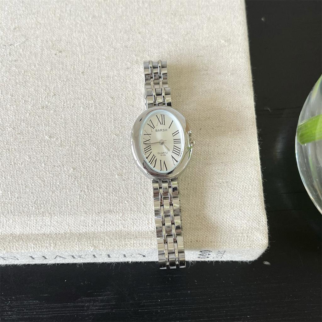 Retro Gold Damen Uhr Damen Mode Einfach Retro Oval Temperament Stahlarmband Quarz Uhr