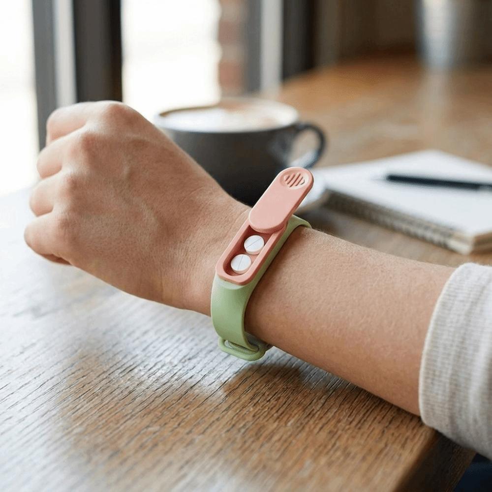 Sealed Wristband Pill Case 360° Rotating Pill Storage Box Portable Emergency Pill Box Hiking