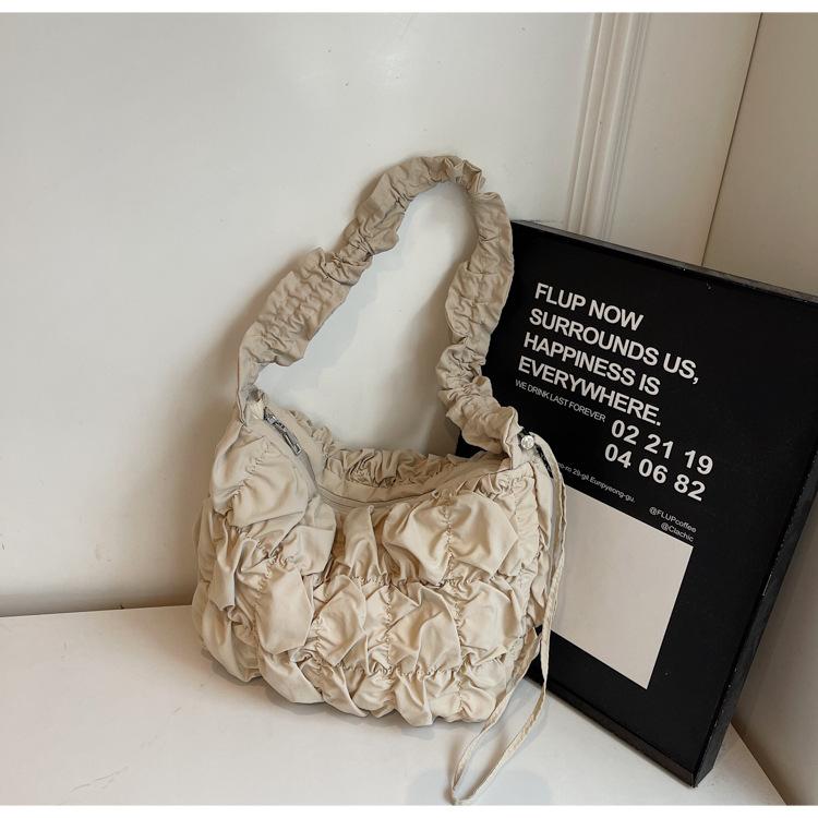 Neues Design plissierte karierte Wolkentasche Achseltasche Damen neue Daunen Luft Kette Schultertasche Handtasche