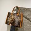 New Leopard Print Trend Tote Bag Women's Large-capacity Niche Work Commuter Students Class Fashion Shoulder Bag