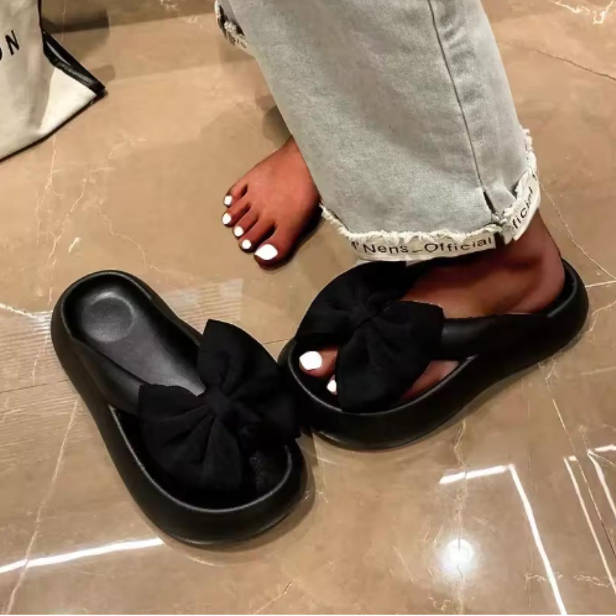 

Модные летние женские разноцветные шлепанцы, модные металлические шлепанцы-слайды с бантом и плюшевым мишкой, пляжная обувь для отпуска, домашняя обувь для душа, универсальная обувь 40-41