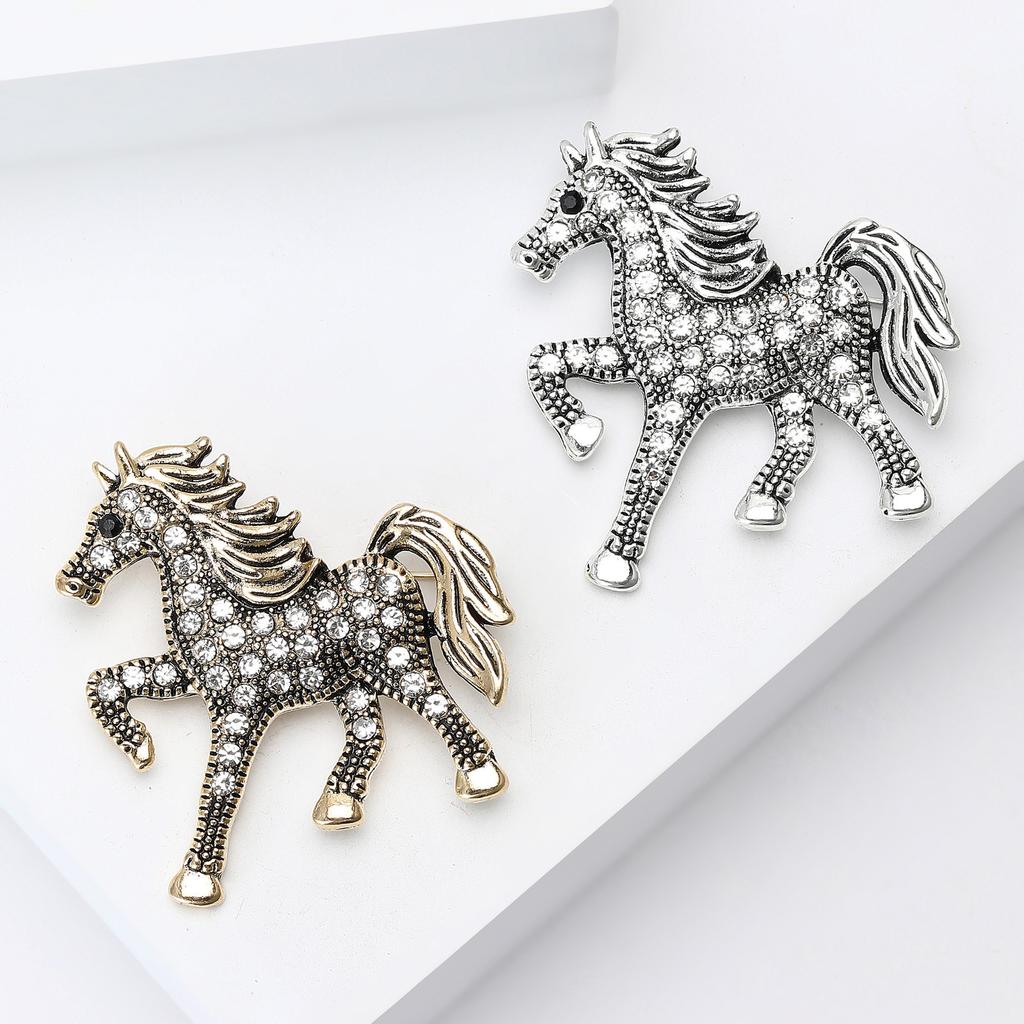 Rhinestone Horse Brooch for Women Animal Lapel Pins Party Accessories New Year Gifts