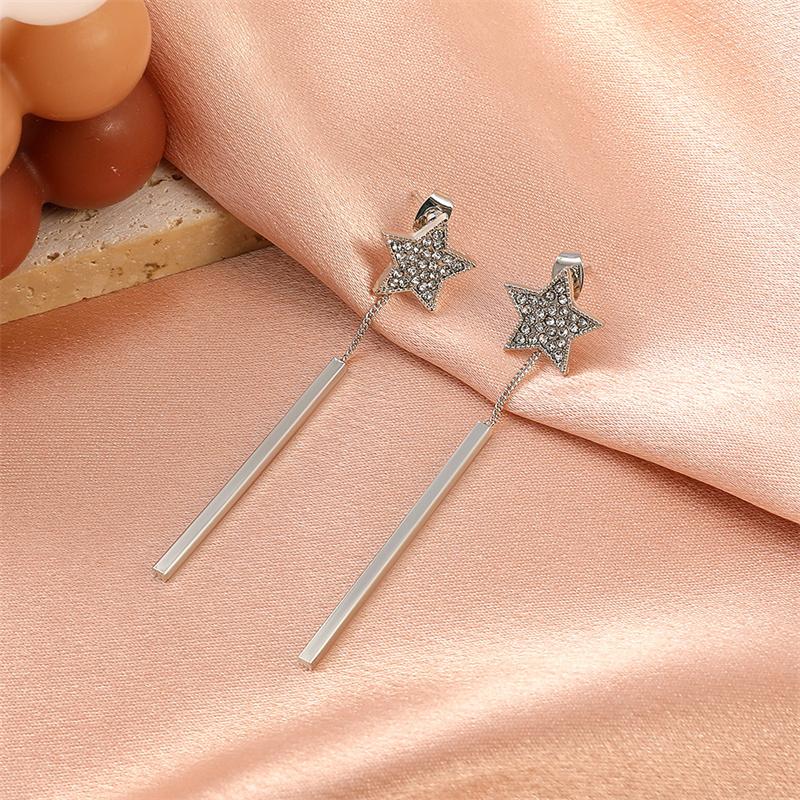 

Длинные серьги-звезды с микроинкрустацией цирконами