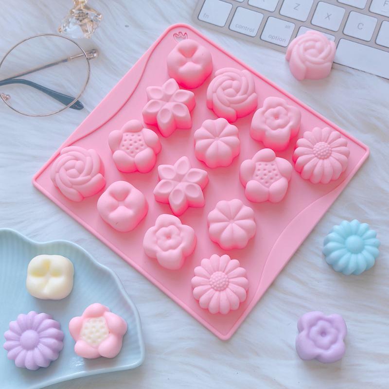 1Pcs Kitchen Handmade Baking Tool Mini 14 Cavity 7 Small Flower Shaped Candy Chocolate Cookies Silicone Mold