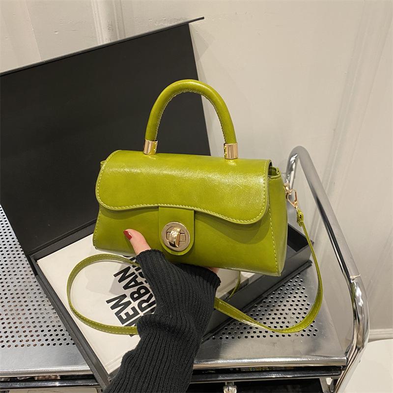 

Autumn and winter portable commuter bag women s 2025 new trendy retro small square bag versatile multi-functional shoulder messenger bag