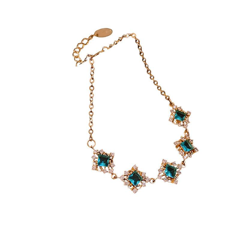 Zircon Flower Pendant Bracelet With Metal Plating For Womens Fashion Accessories