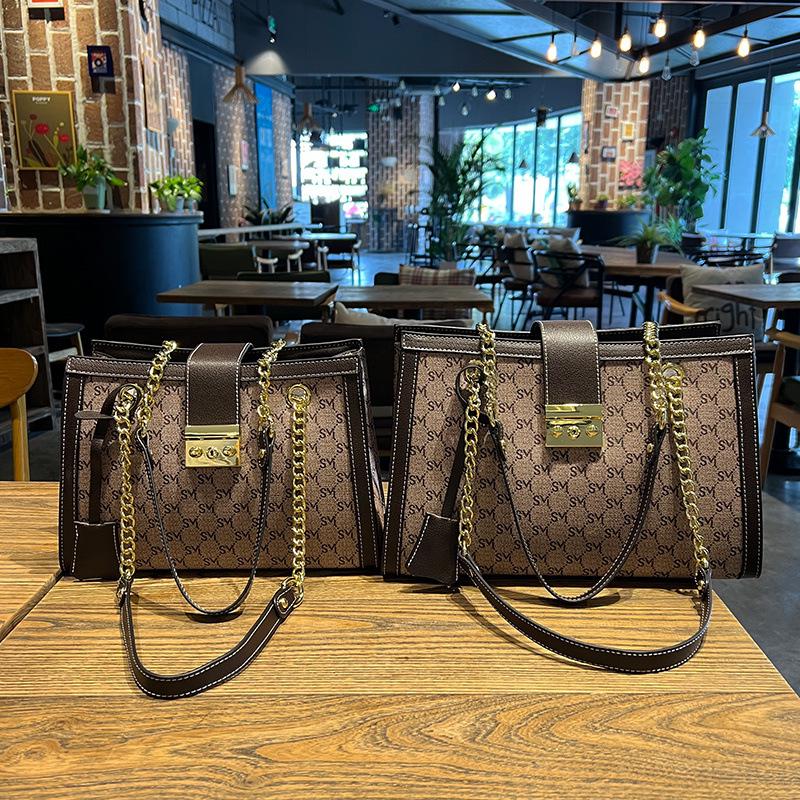 

Women s 2025 Fashion Chain Genuine Leather Tote - Large Capacity Handbag