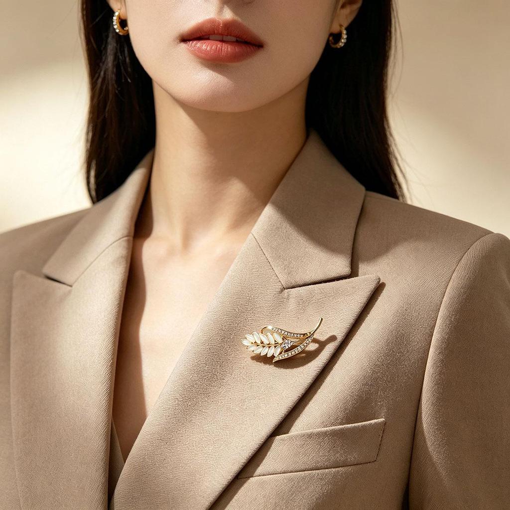 High-End Wheat Brooch for Women Exquisite Elegant Temperament Metal Daily Pin Clothes Accessory Niche Design Corsage