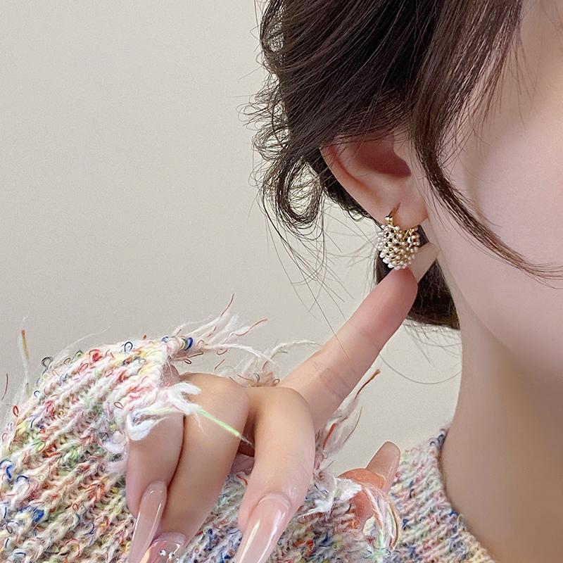 New French Design with Copper Imitation Pearl Luggage Basket Earrings for Women's Banquet Jewelry Earrings 2024