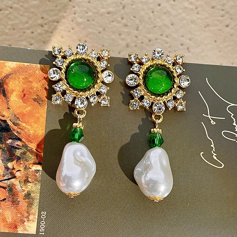 Classic Middle Women Girls Enamel Flower Earrings Ear Clip Vintage Elegant Lady High-end Party Banquet Accessories Jewelry