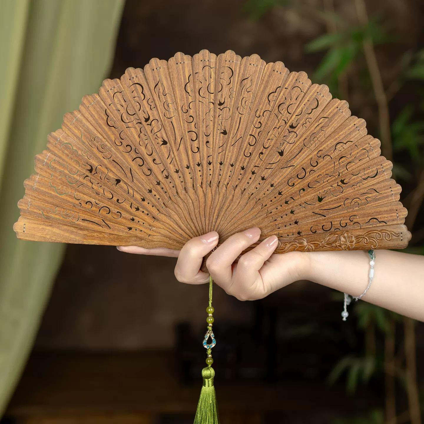 Evantai din lemn de santal verde natural, Evantai pliabil stil antic, Stil chinezesc nou, Evantai pliabil pentru femei, Stil național, Hanfu, Cheongsam, Suzhou și S verde