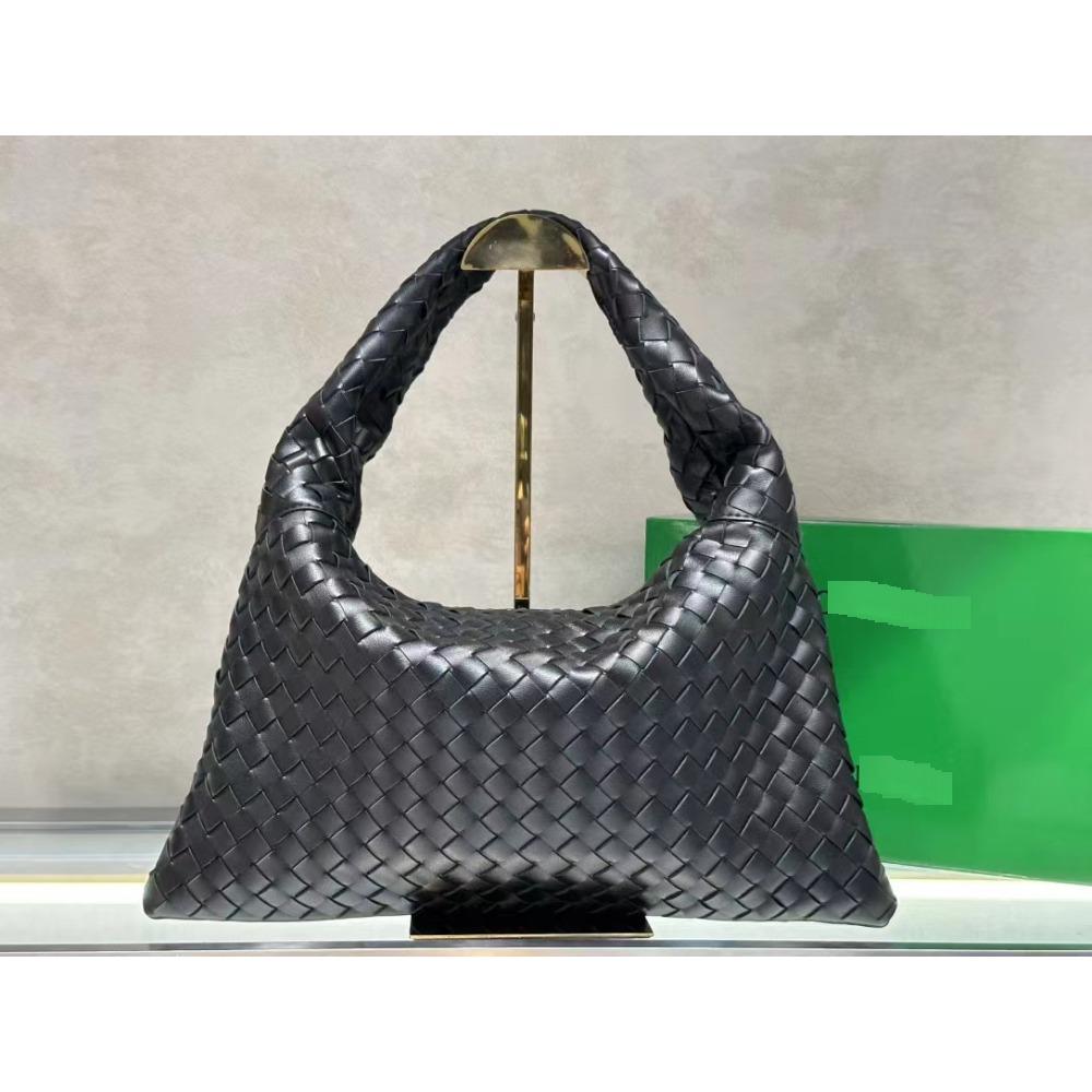 New Direct Batch Weaving Handheld Armbag Bull Horn Bag Crossbody Bag Can Be Used For Both Purposes