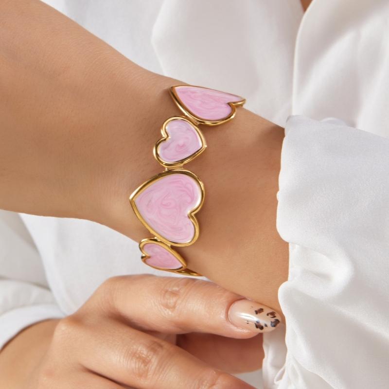 Elegant Geometric Love Shape Stainless Steel Cuff Bracelet Gold Tone Perfect for Women Fashion Jewelry and Gift Ideas