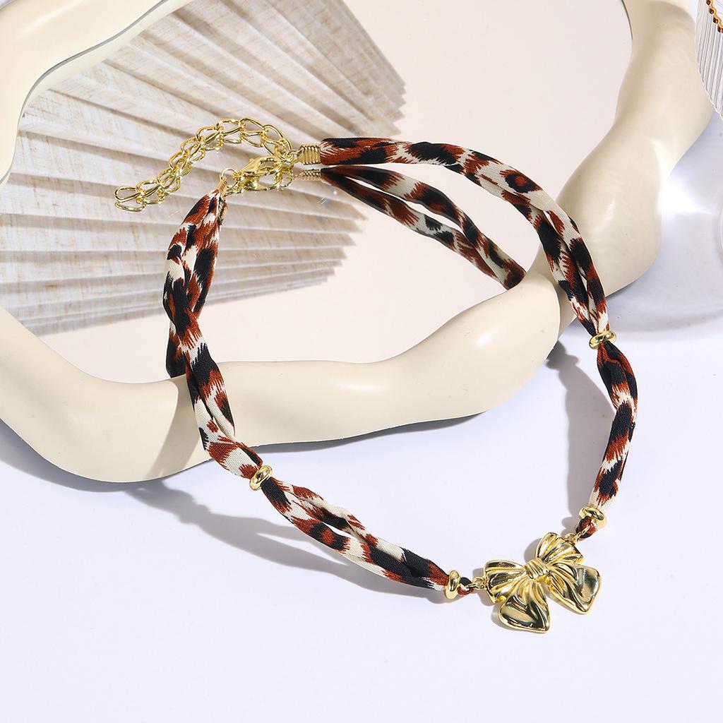 Knitted Colored Rope Necklace, Crystal Heart-shaped Necklace, Fashionable Korean Wave Sparkling Shell Chain Necklace, Women's Fashion Party Gift 25