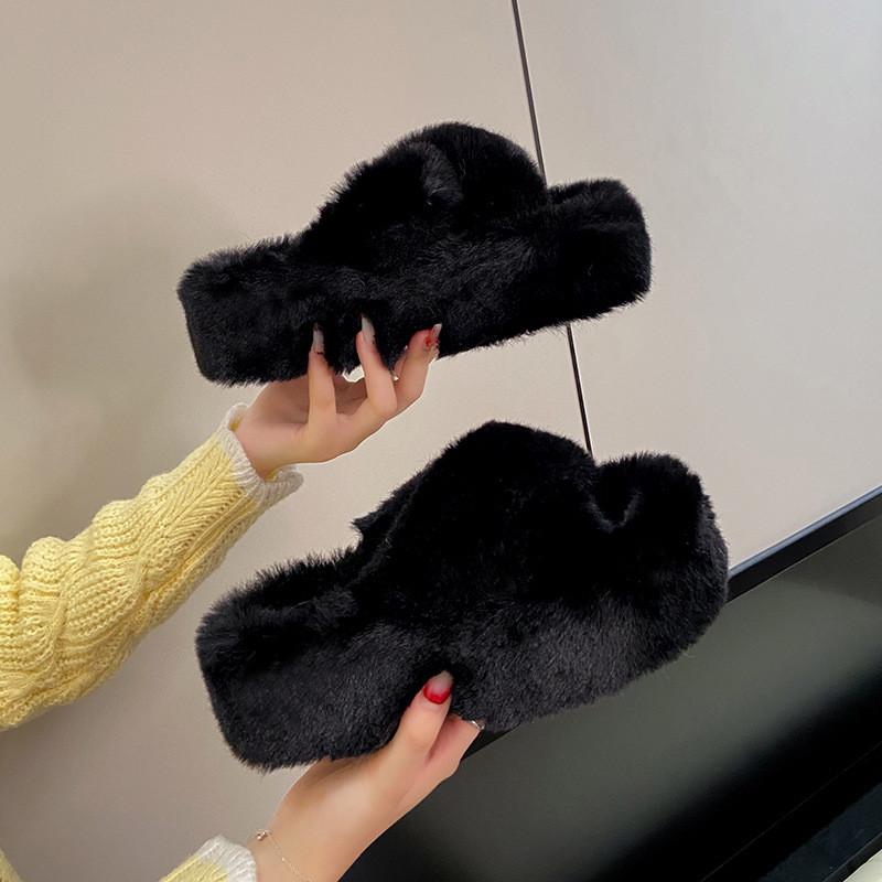 Stylish Thick Sole Plush Slippers For Women Summer Fashionable Casual Slide Sandals Comfortable And Non-slip Design