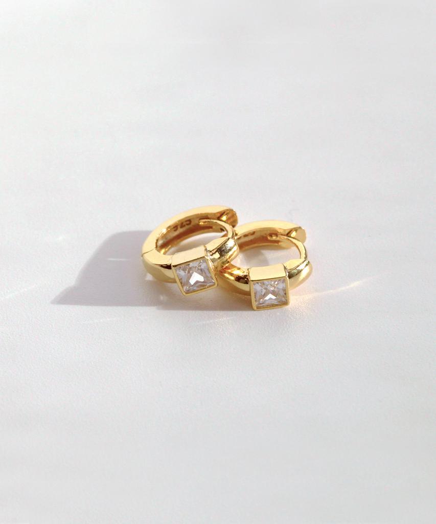 Code.H (Silver 925) Square One-Touch Earrings