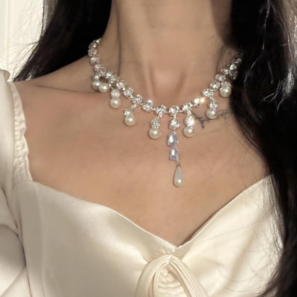 Elegant French Irregular Pearl Pendant Necklace: Versatile Luxury Clavicle Jewelry for Women