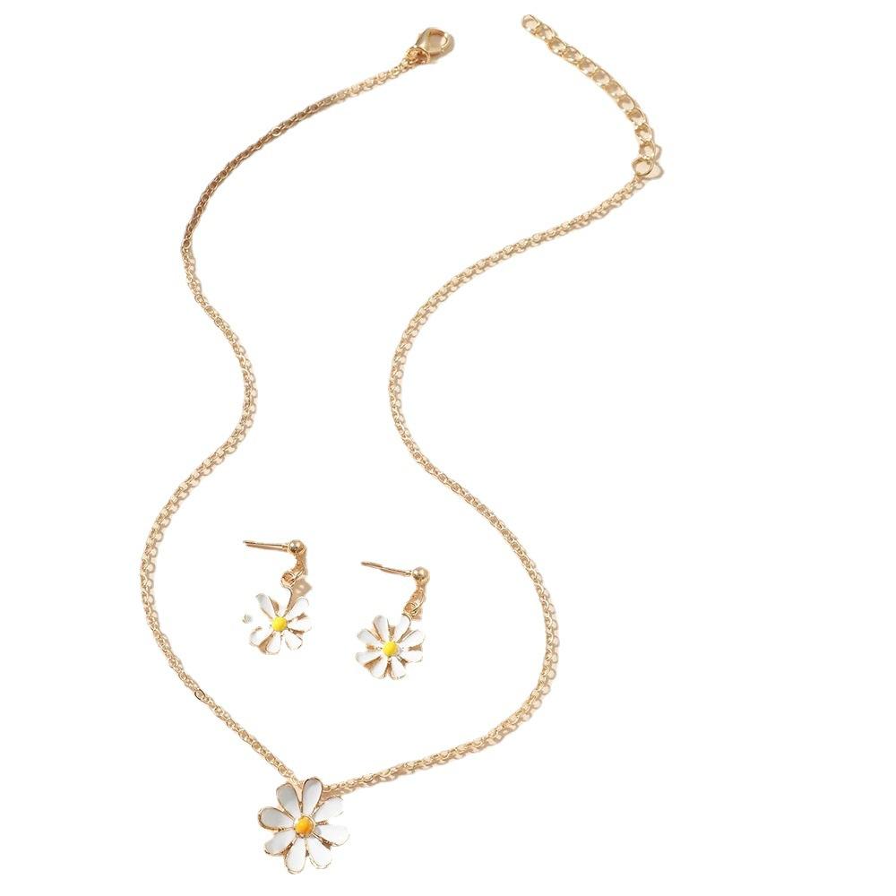 Accessories, Fashionable Small Fresh and Sweet Flower Necklace, Fashionable Small Daisy Earring Set